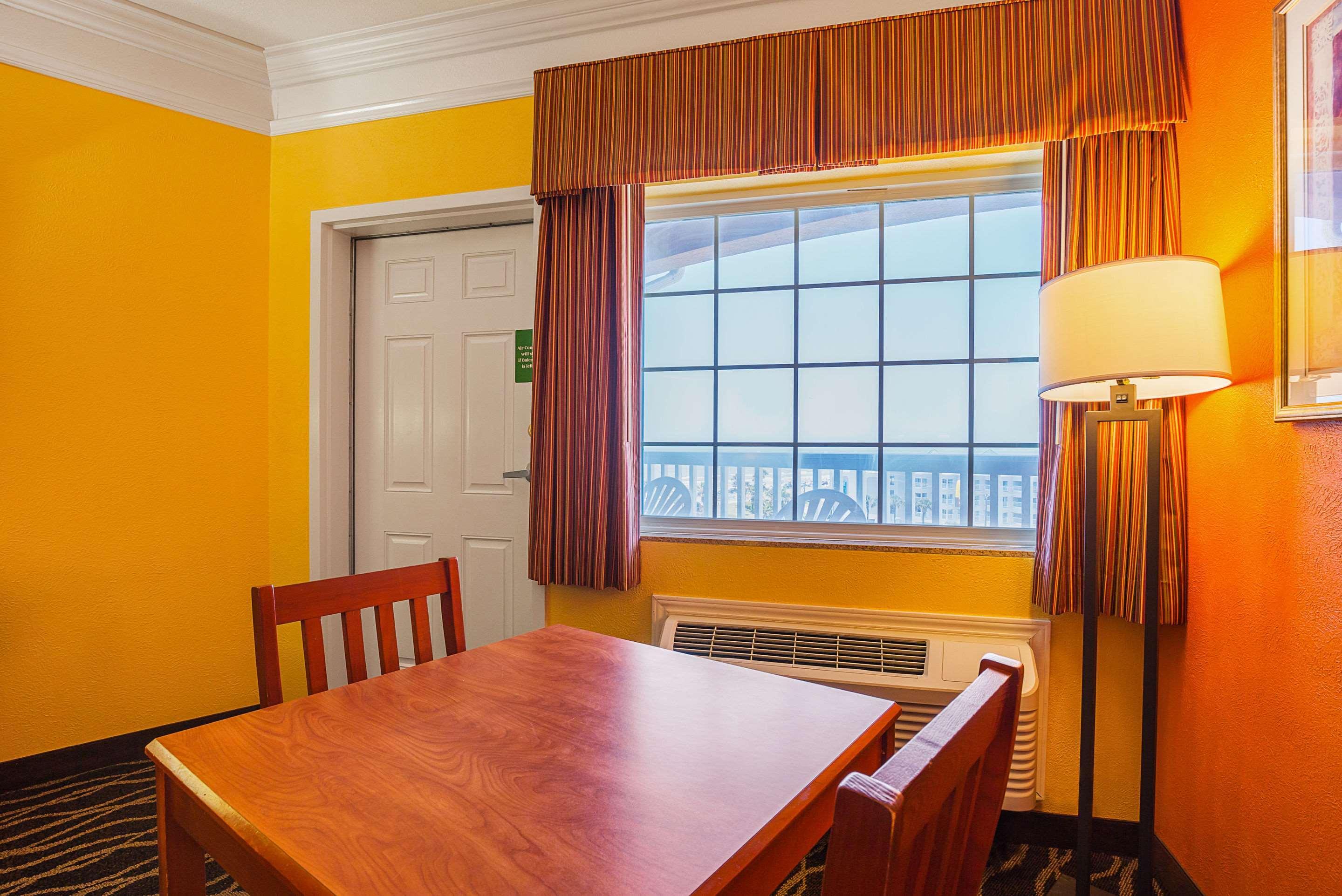 Quality Inn & Suites Galveston - Beachfront Exterior foto