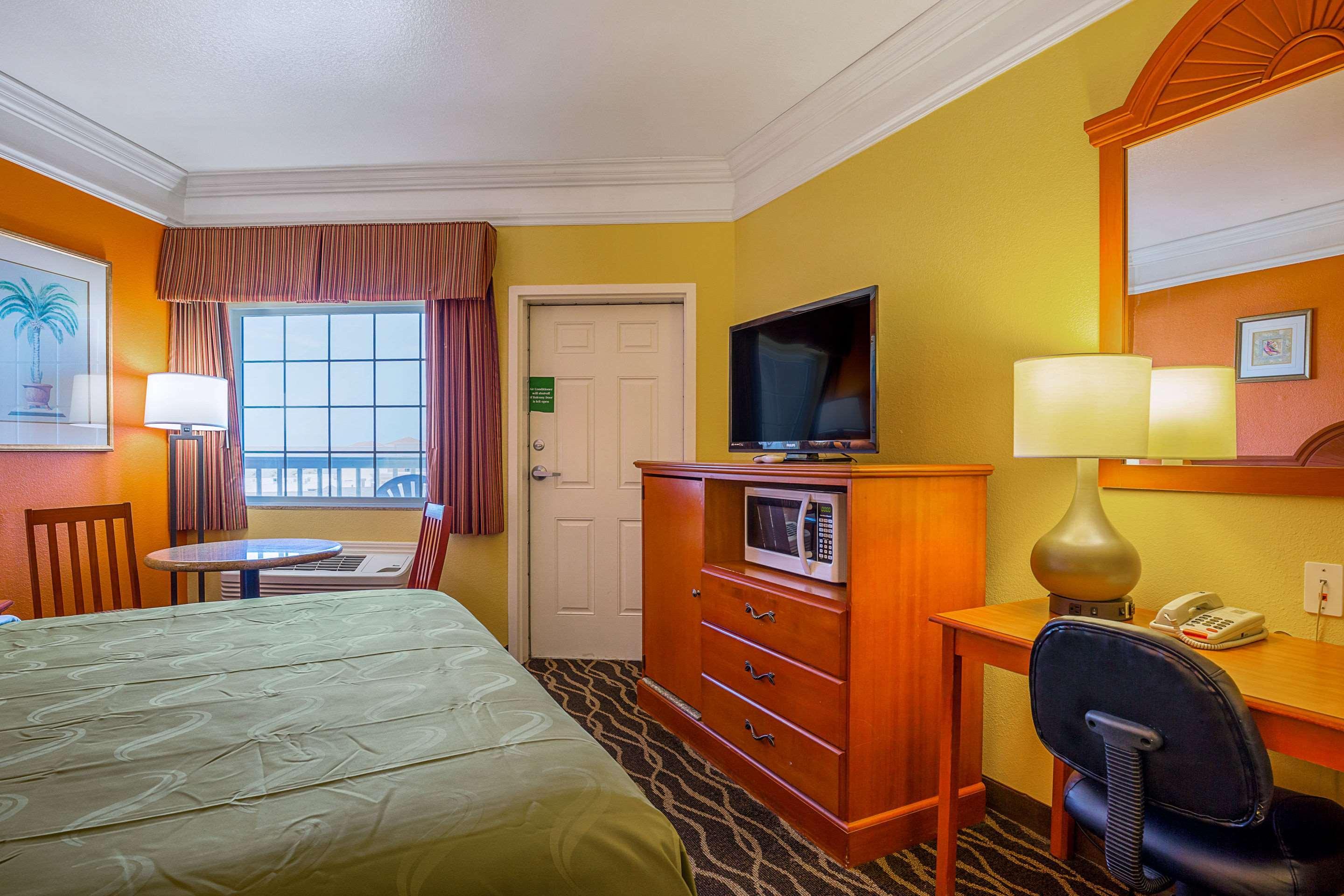 Quality Inn & Suites Galveston - Beachfront Exterior foto